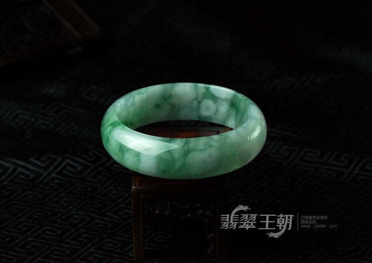 糯冰种花青缅甸翡翠手镯（55.3）