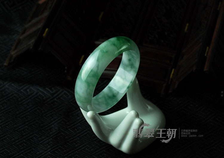 糯冰种花青缅甸翡翠手镯（55.3）