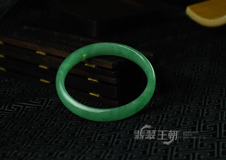 冰种绿晴缅甸翡翠手镯（60.3）