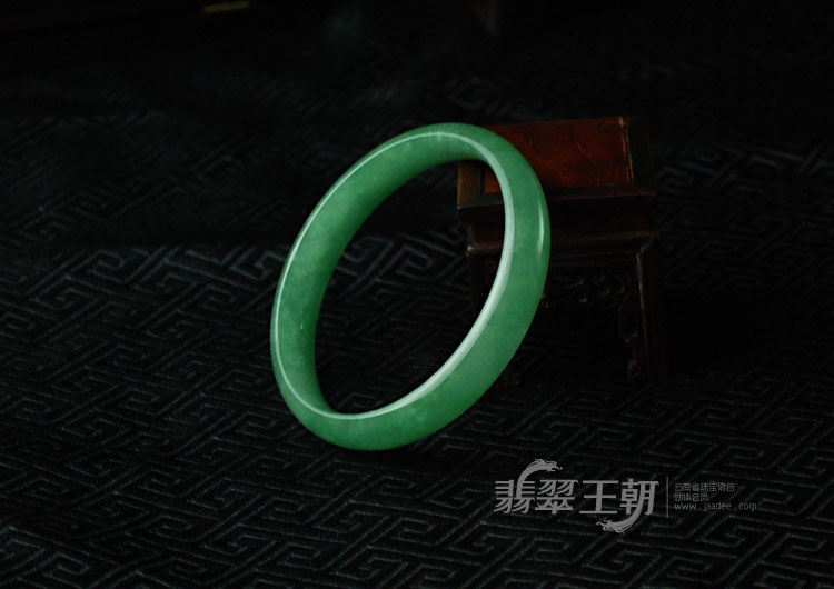 冰种绿晴缅甸翡翠手镯（60.3）