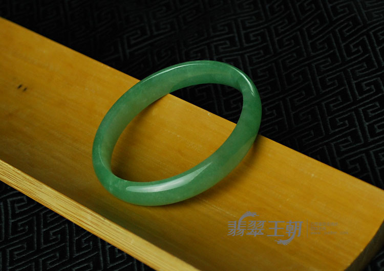 冰种绿晴缅甸翡翠手镯（60.3）