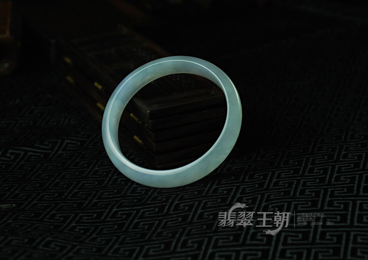 冰种淡紫罗兰缅甸翡翠手镯（57.6）
