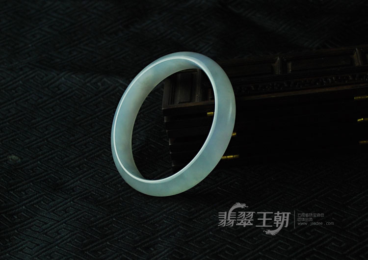 冰种淡紫罗兰缅甸翡翠手镯（57.6）