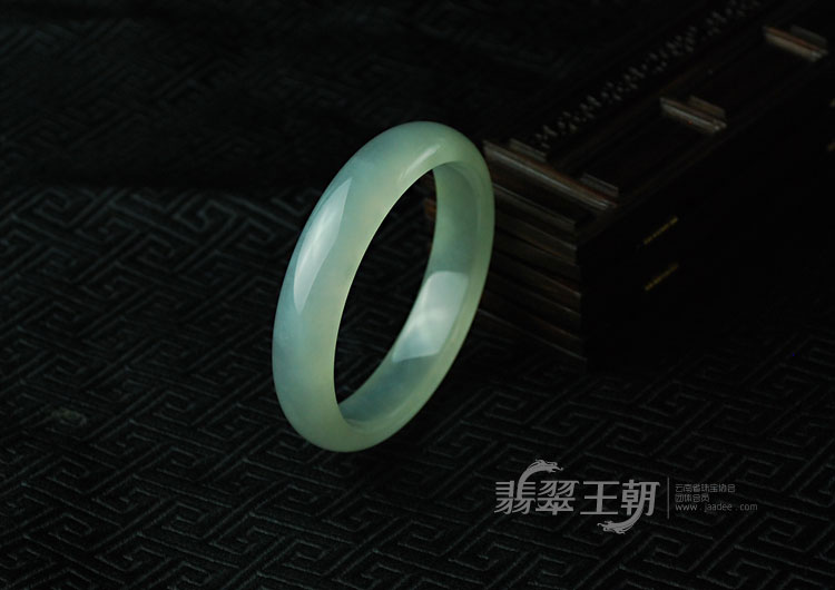 冰种晴水缅甸翡翠手镯（56.2）