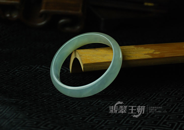 冰种晴水缅甸翡翠手镯（56.2）