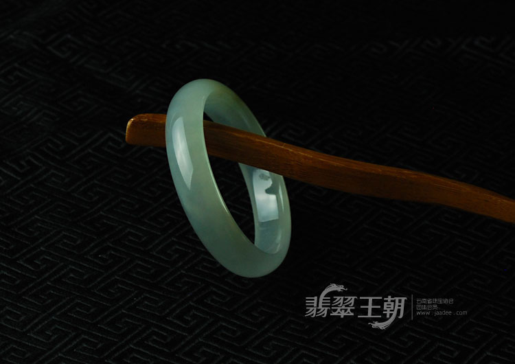 冰种晴水缅甸翡翠手镯（56.2）