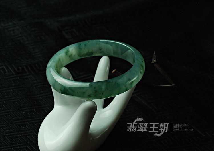 冰种飘花缅甸翡翠手镯（56）