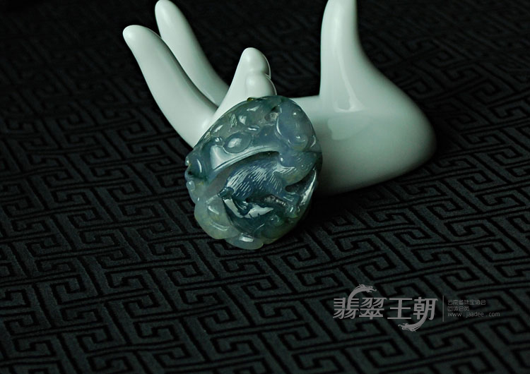 冰种紫罗兰飘花缅甸翡翠福鼠如意挂件