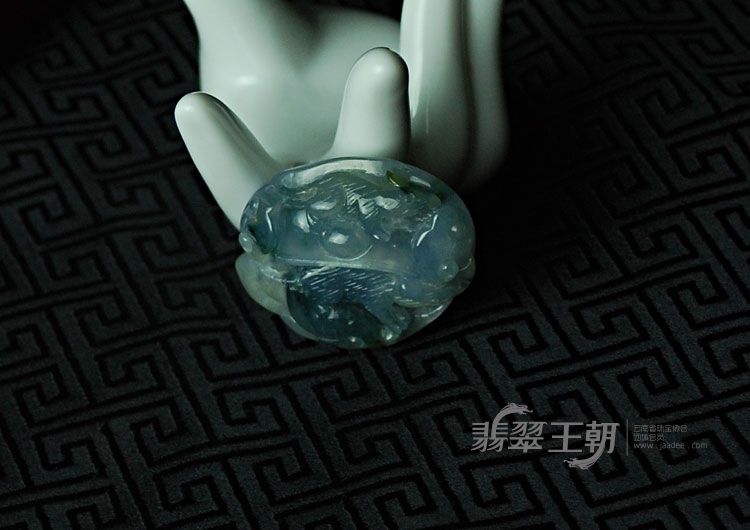 冰种紫罗兰飘花缅甸翡翠福鼠如意挂件