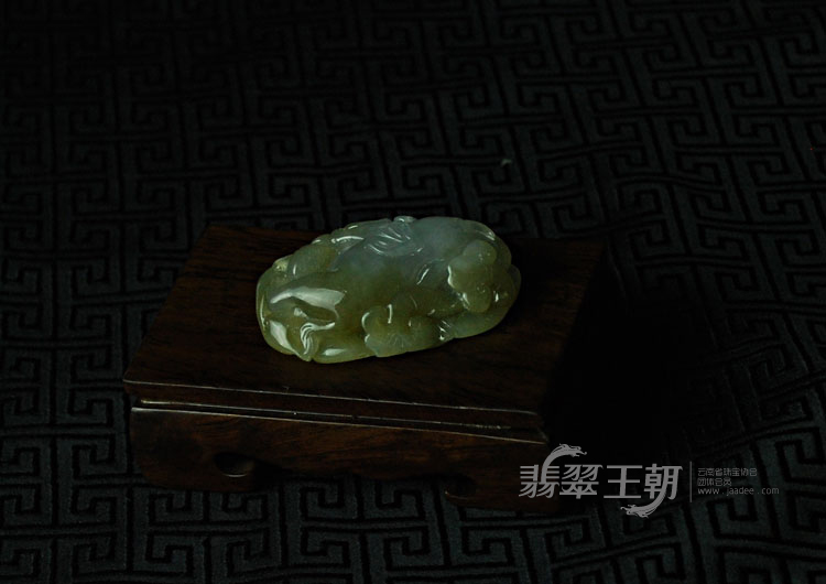 糯冰种黄翡缅甸翡翠象业有成挂件