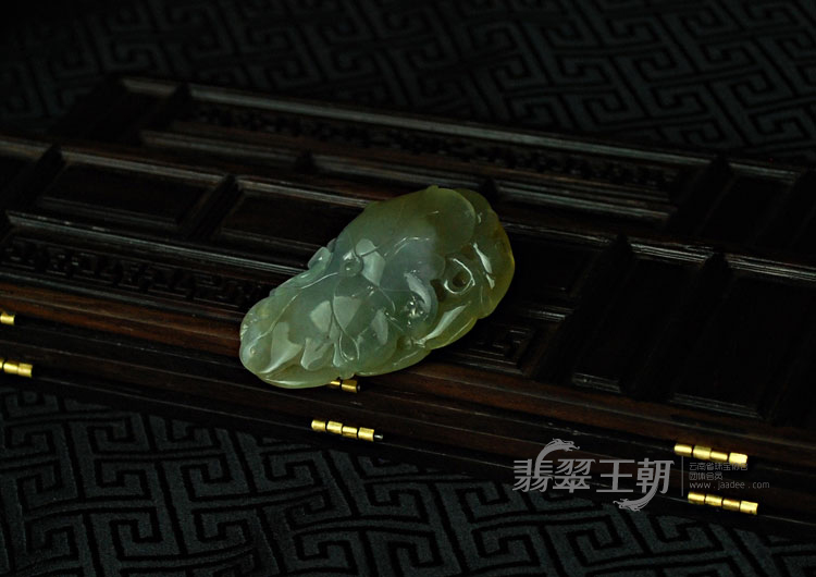 糯冰种黄翡缅甸翡翠象业有成挂件