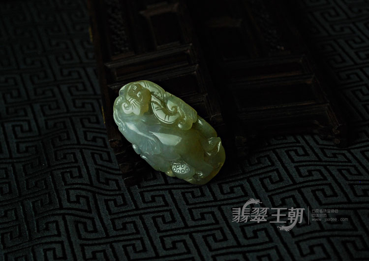 糯冰种黄翡缅甸翡翠象业有成挂件