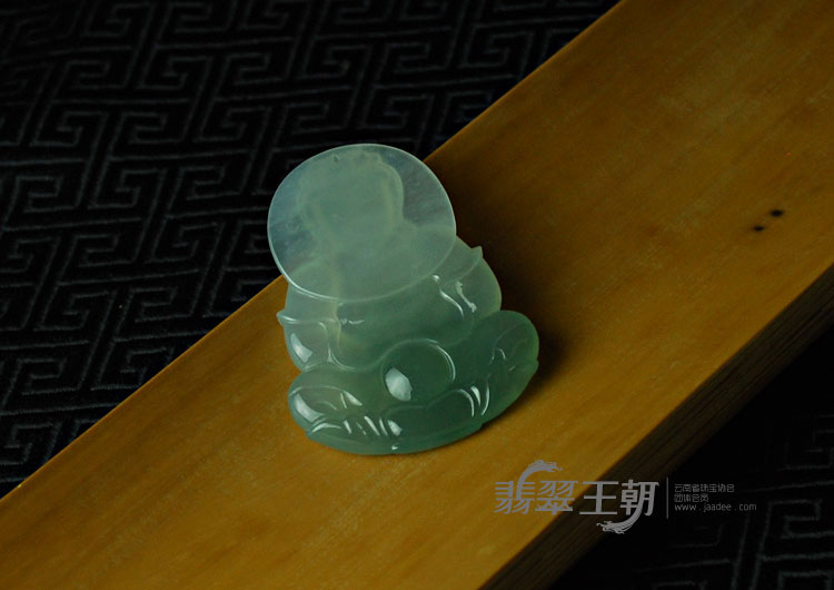 冰种晴水缅甸翡翠观音挂件