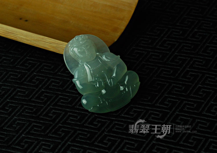 冰种晴水缅甸翡翠观音挂件