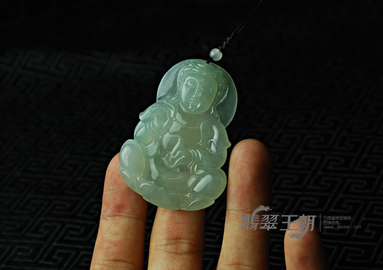 冰种晴水缅甸翡翠观音挂件