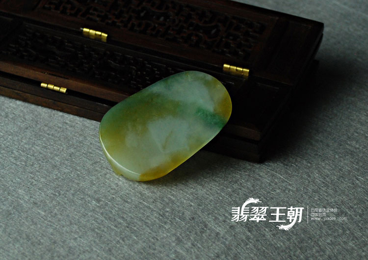 糯冰种三彩缅甸翡翠观音挂件
