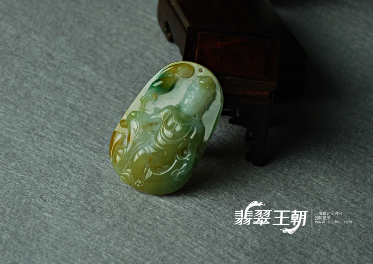糯冰种三彩缅甸翡翠观音挂件