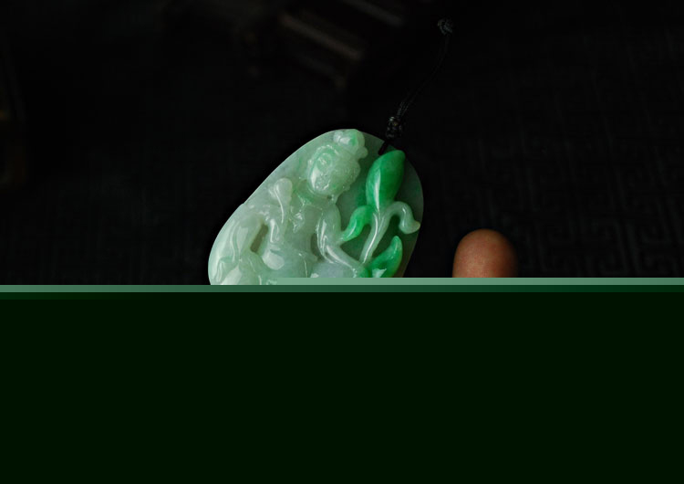 糯冰种翠色缅甸翡翠观音挂件
