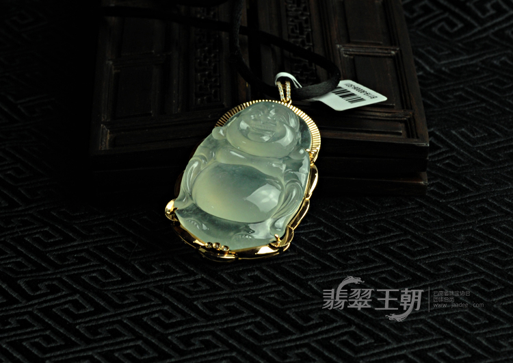 冰玻种包玫瑰金缅甸翡翠玉佛挂件