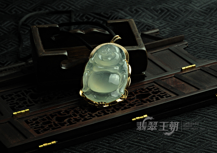 冰玻种包玫瑰金缅甸翡翠玉佛挂件