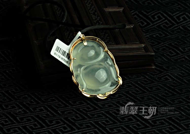 冰玻种包玫瑰金缅甸翡翠玉佛挂件