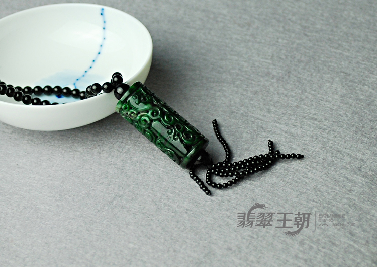 细糯种浓绿缅甸翡翠如意柱挂件（单价）