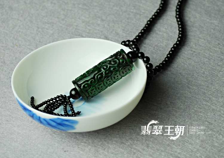 细糯种浓绿缅甸翡翠如意柱挂件（单价）