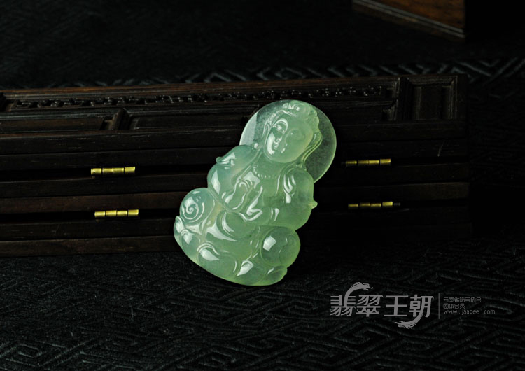 冰种晴水缅甸翡翠观音挂件