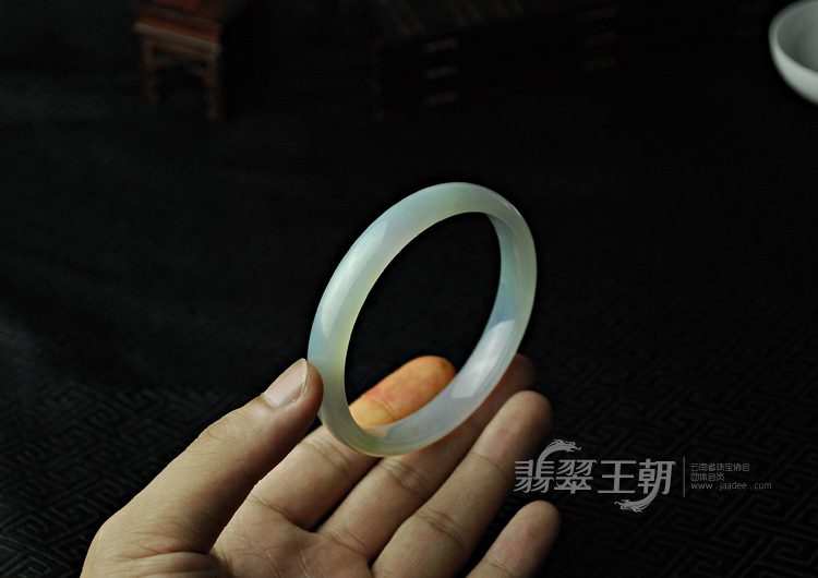 冰种紫罗兰缅甸翡翠手镯（62.2）