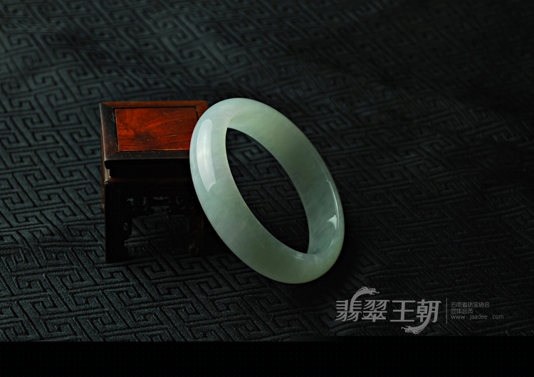 糯冰种淡紫罗兰缅甸翡翠手镯（57.8）