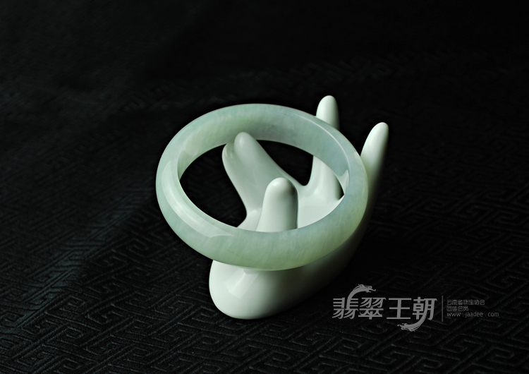 糯冰种淡紫罗兰缅甸翡翠手镯（57.8）