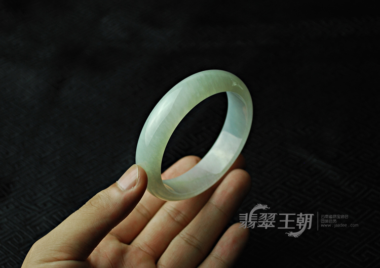 糯冰种淡紫罗兰缅甸翡翠手镯（57.8）