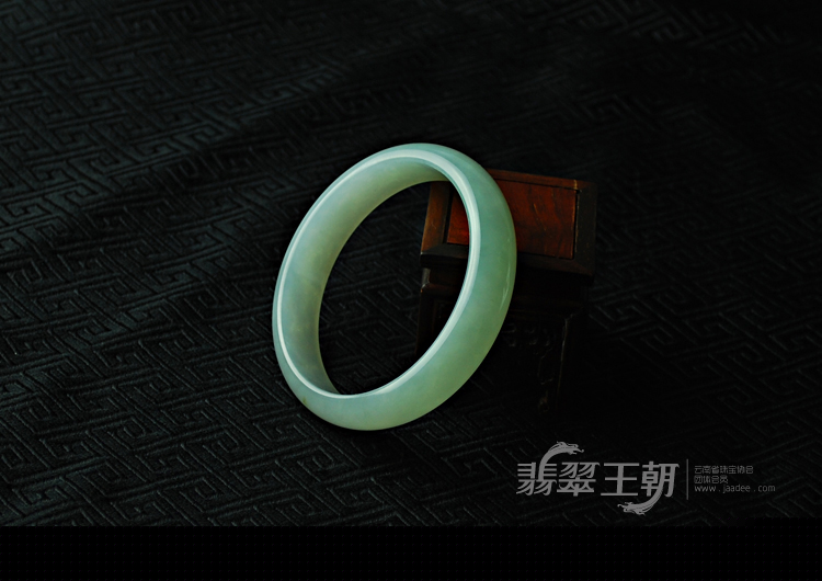 糯冰种晴水缅甸翡翠手镯（59）