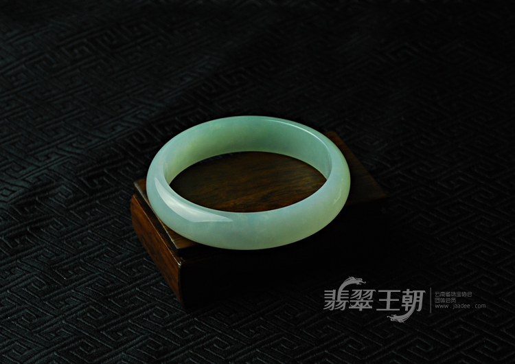 糯冰种晴水缅甸翡翠手镯（59）