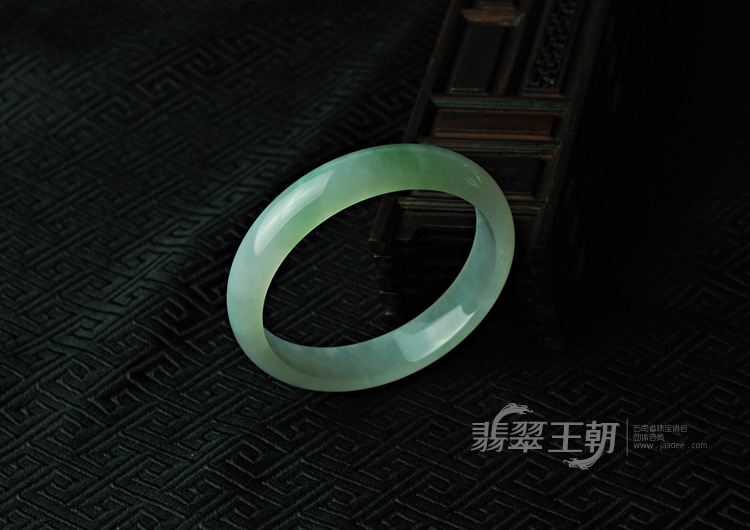 冰种晴水缅甸翡翠手镯（58.6）