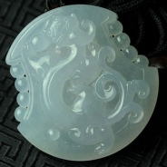 芙蓉种淡紫色缅甸翡翠螭龙挂件