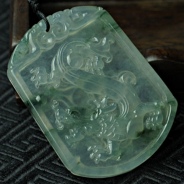 冰玻种飘花缅甸翡翠龙牌挂件