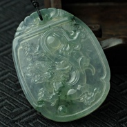 冰玻种飘花缅甸翡翠龙牌挂件