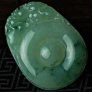 糯冰种飘花缅甸翡翠双龙戏珠挂件