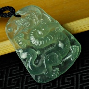 玻璃种晴水缅甸翡翠龙牌挂件