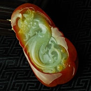糯冰种红黄翡缅甸翡翠龙凤牌挂件