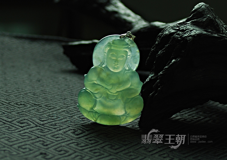 冰玻种晴水缅甸翡翠观音挂件
