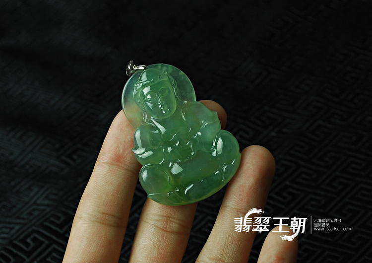 冰玻种晴水缅甸翡翠观音挂件