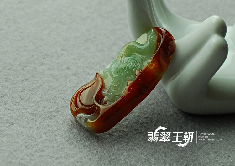 糯冰种?翡缅甸翡翠仙鹤挂件