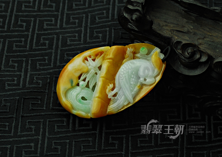 细糯种三彩缅甸翡翠英明神武挂件