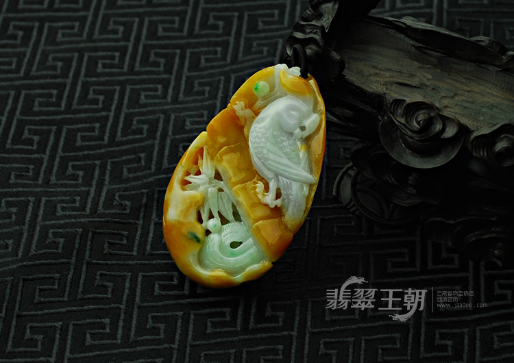 细糯种三彩缅甸翡翠英明神武挂件