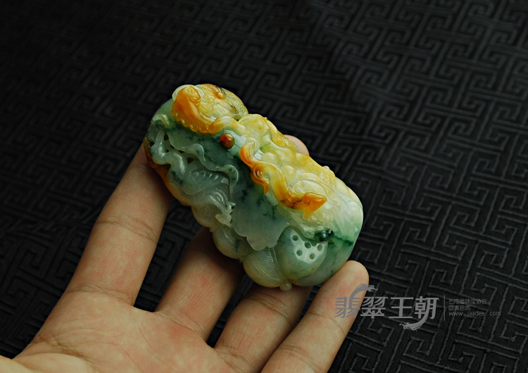 糯冰种黄翡飘花缅甸翡翠“一路连科”挂件