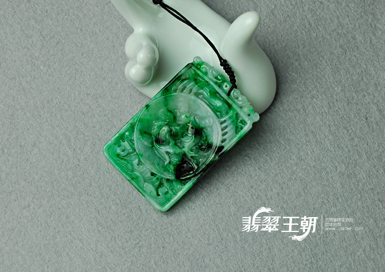 糯冰种飘翠缅甸翡翠如鱼得水挂件