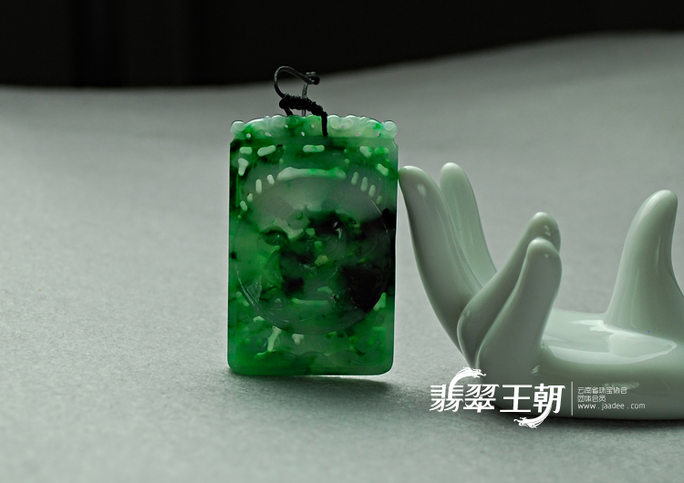 糯冰种飘翠缅甸翡翠如鱼得水挂件