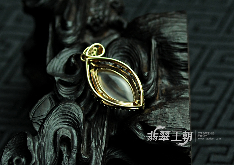 老坑玻璃种强莹光包玫瑰金“爱神之眸”挂件